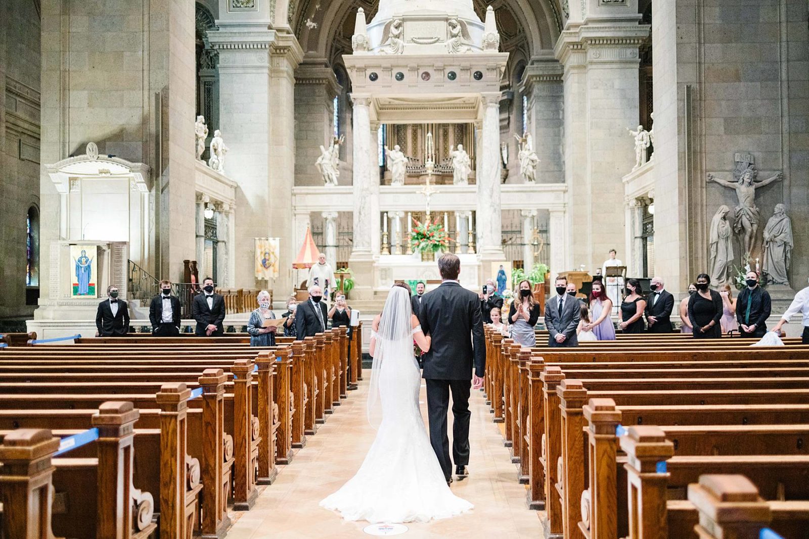 Basilica Saint Mary  Minneapolis Wedding shanelongphotography com